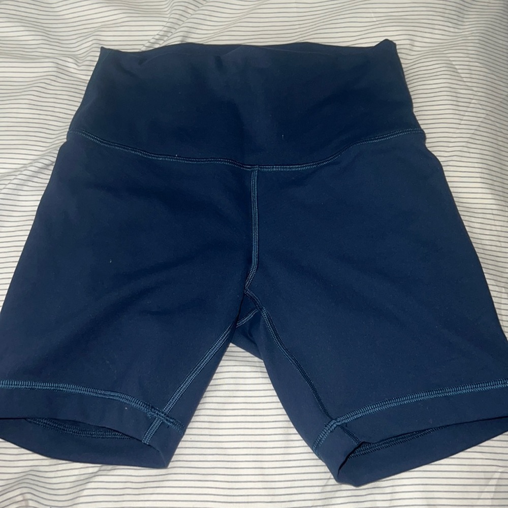 Lululemon wonder under 6”